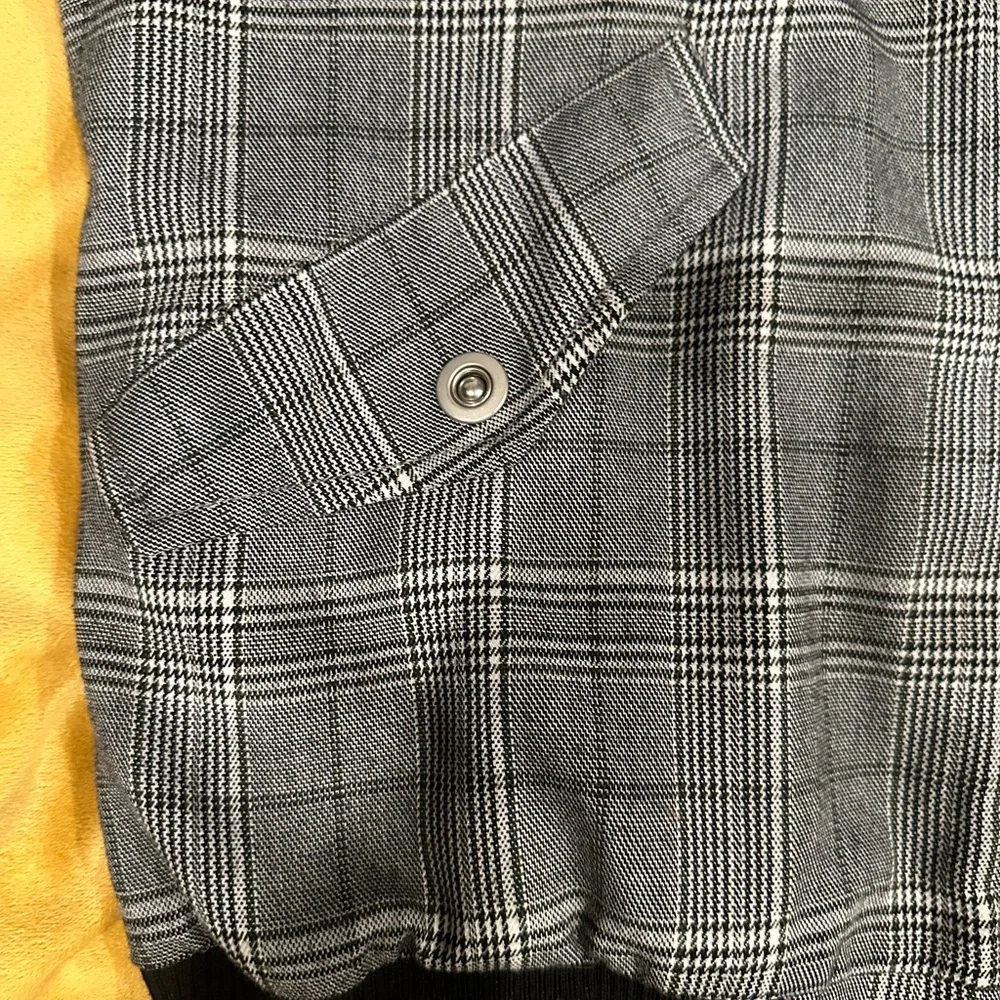 English laundry lightweight jacket - Picture 3 of 6